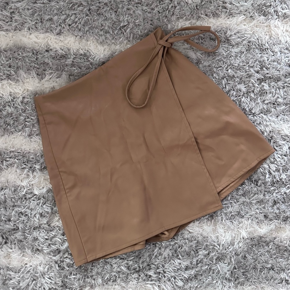 Zara women’s brown faux leather skort size extra small